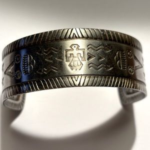 Beautiful vintage Japanese bangle with Kapital and Southwest Native flavour mint